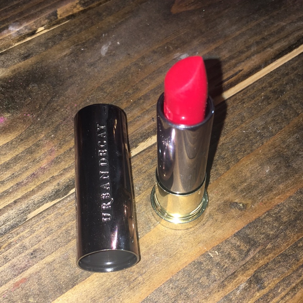Urban decay 714 lipstick